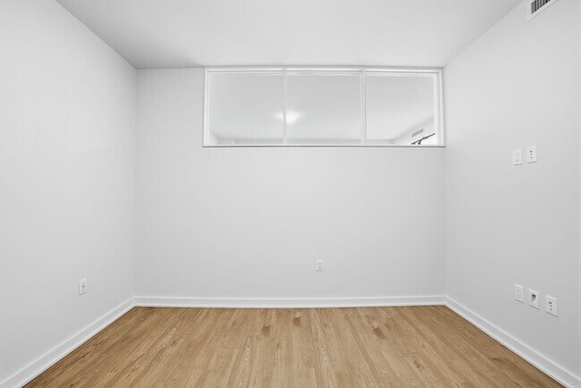 Building Photo - 1625 Eckington Pl NE