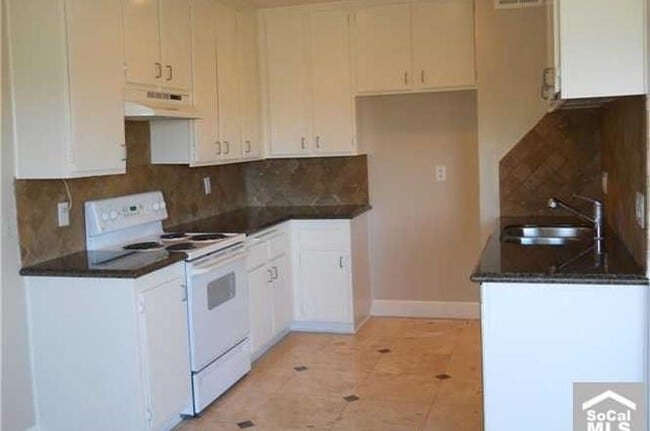 Building Photo - 24091 Vista Corona
