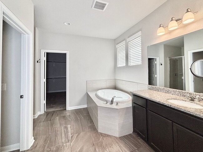 Building Photo - 4 Bedroom Home with Pool in Kinder Ranch!