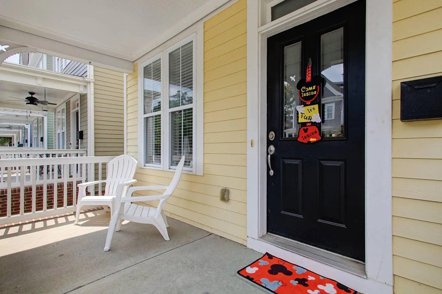 Building Photo - Room in House on Dubois Court