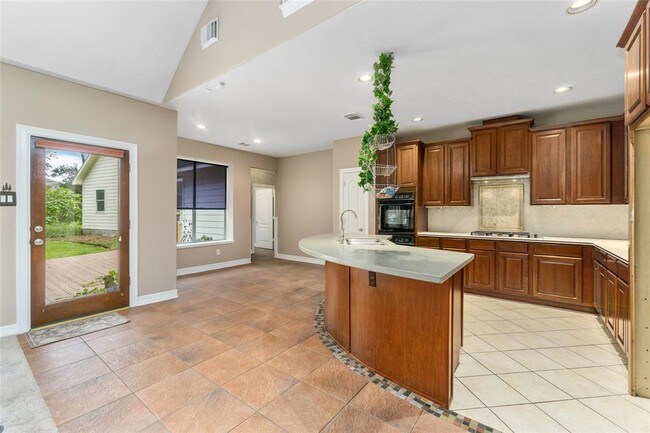 Building Photo - 905 Carriage Hills Blvd