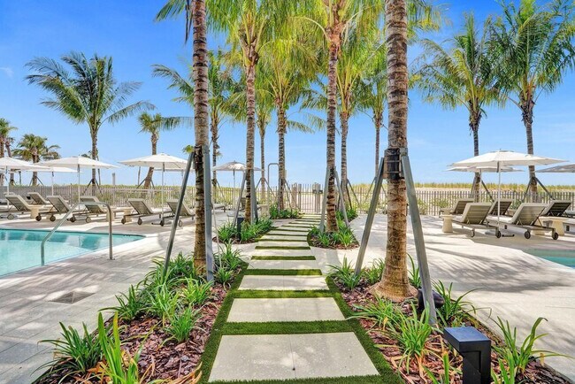 Building Photo - 900 N Ocean Blvd