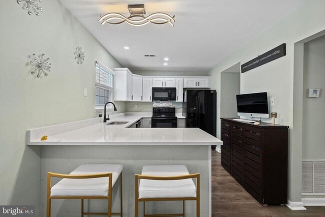 Building Photo - 4071 Bluebird Dr