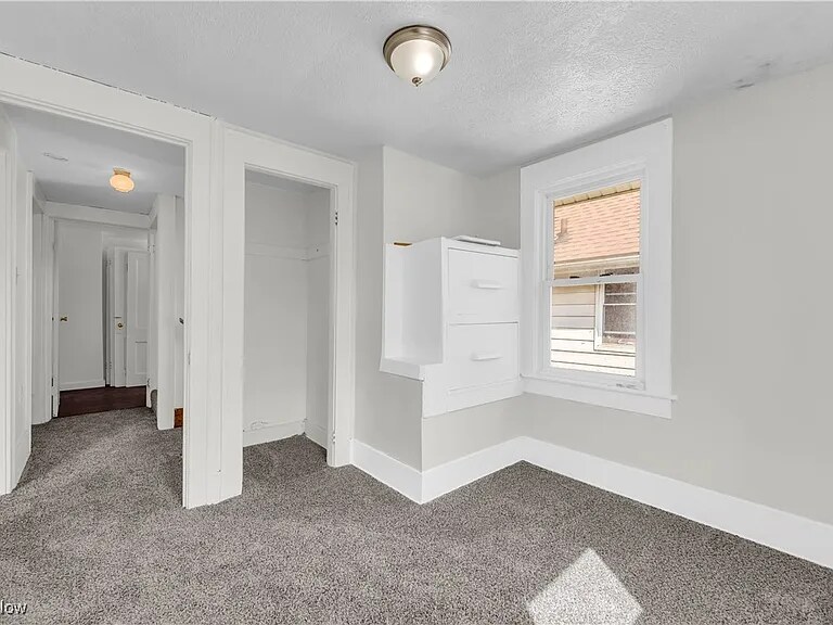 Building Photo - 908 Dayton St
