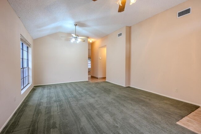 Building Photo - 1425 Longhorn Dr