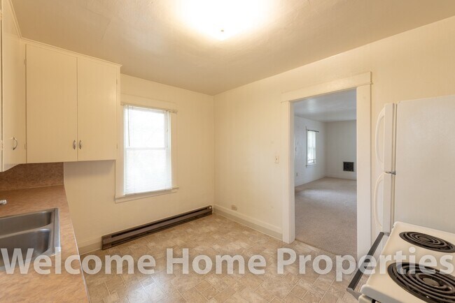 Building Photo - Cozy 2 Bedroom Apartment Close to WWU