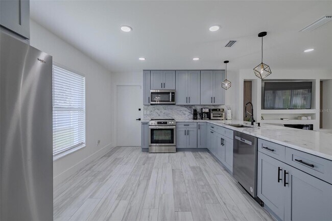 Building Photo - 23700 Lake Hills Dr