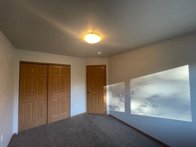 Building Photo - 4685 N Baron St