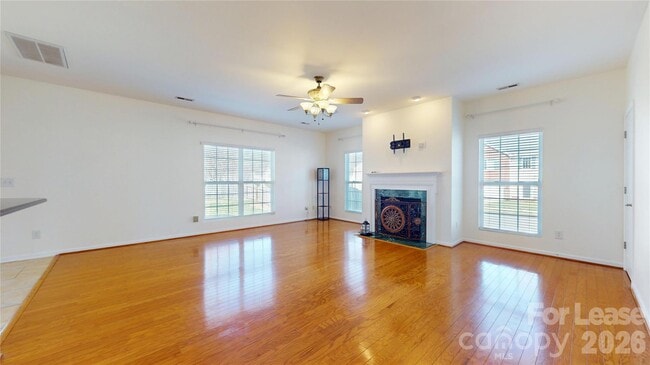 Building Photo - 2102 Big Pine Dr