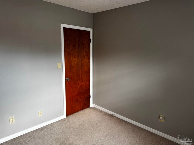 Building Photo - 5941 Leesway Blvd