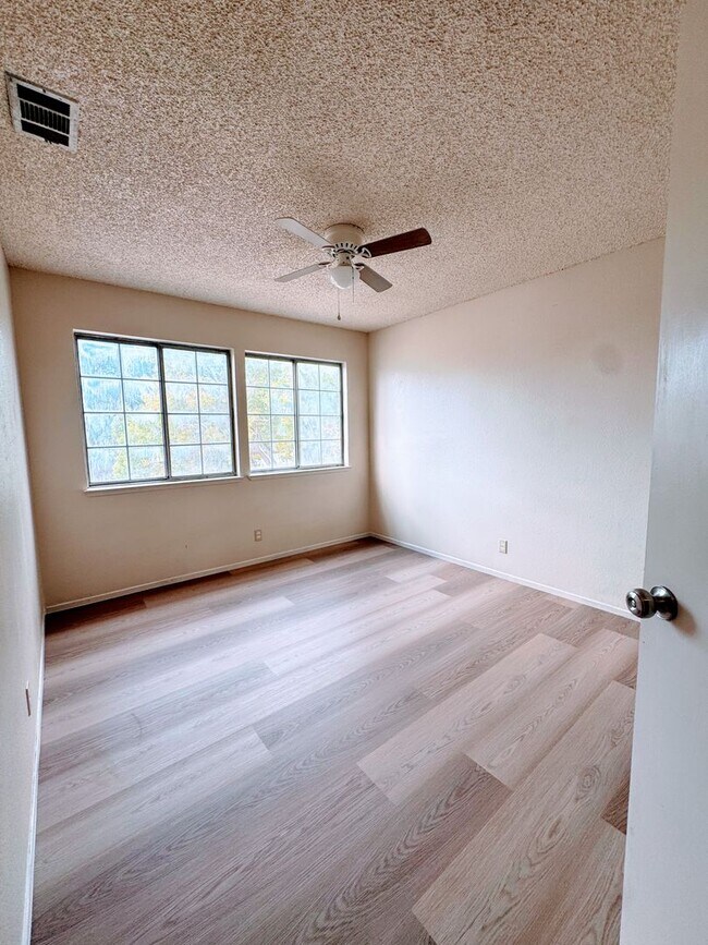 Building Photo - 5141 Bassett Way