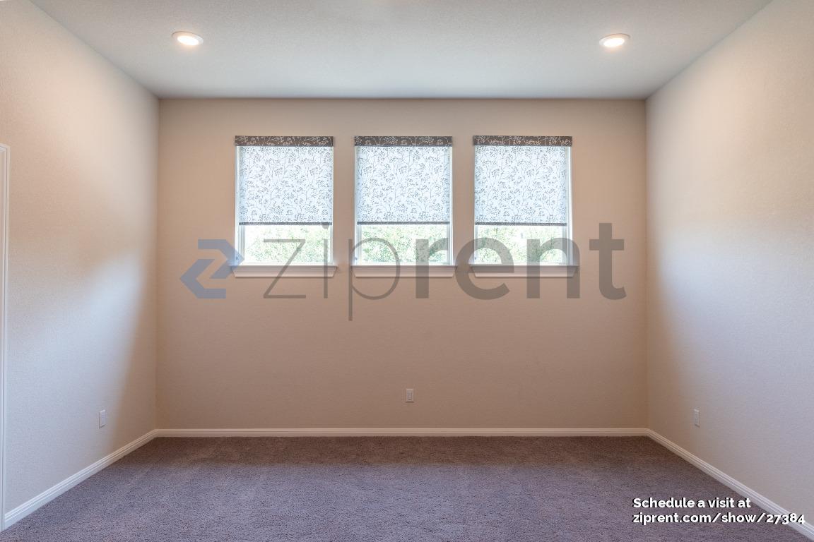 Building Photo - Unit