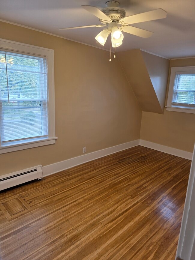 Building Photo - 457 Crossfield Rd