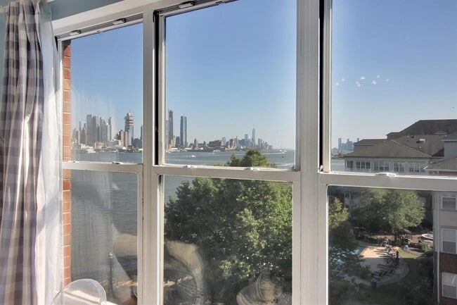 Building Photo - 26 Ave at Port Imperial