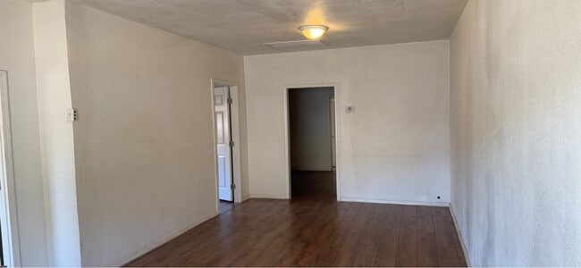 Building Photo - 109 N Pinal Ave