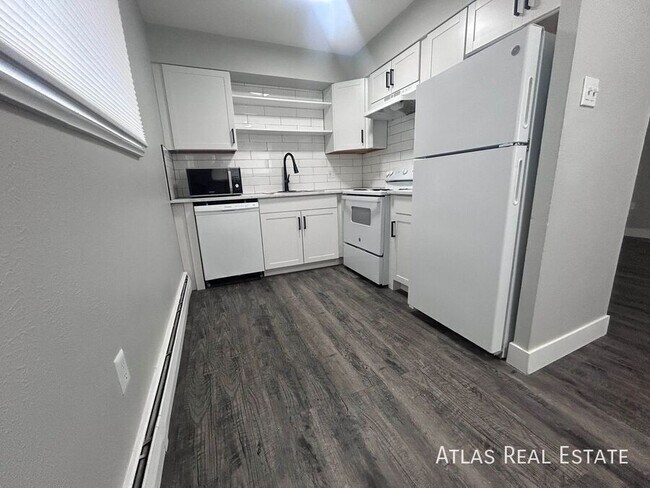 Building Photo - 551 S Fairfax St