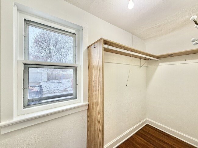 Building Photo - 426 S Jackson St