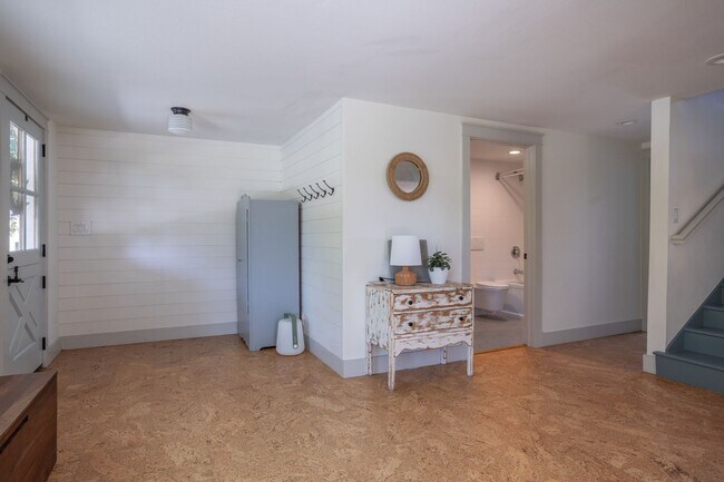 Building Photo - Fully Furnished Mount Veeder Sanctuary Home