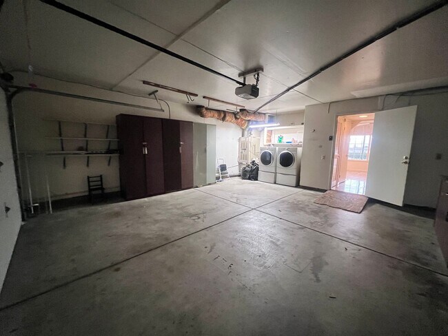 Building Photo - $500 OFF FIRST MONTH'S RENT!!!  BEAUTIFUL TWO LEVEL 3BD/3BA HOME AVAILABLE IN NEWARK, CA !!!!!!