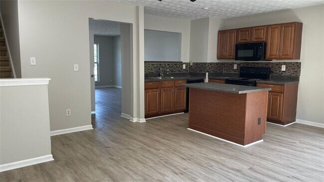 Building Photo - 1708 Redan E