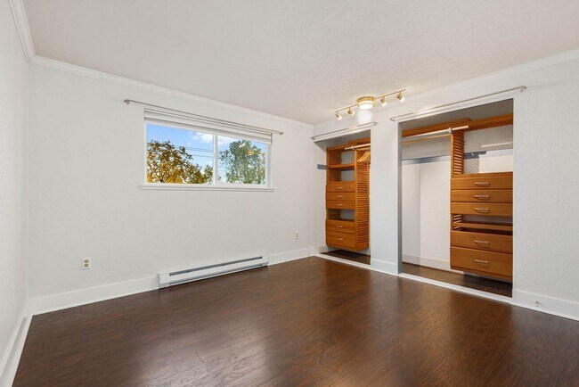 Building Photo - 7501 Greenwood Ave N