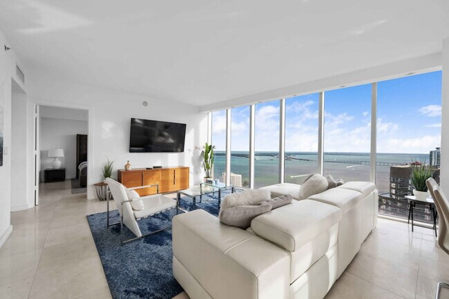 Building Photo - 485 Brickell Ave