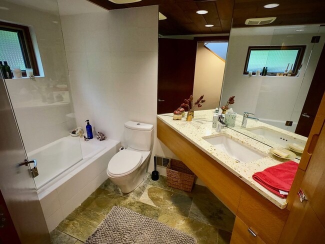 Building Photo - 8/1 Mid Century Modern Private House Bordering Frick Park. 1 of a kind.