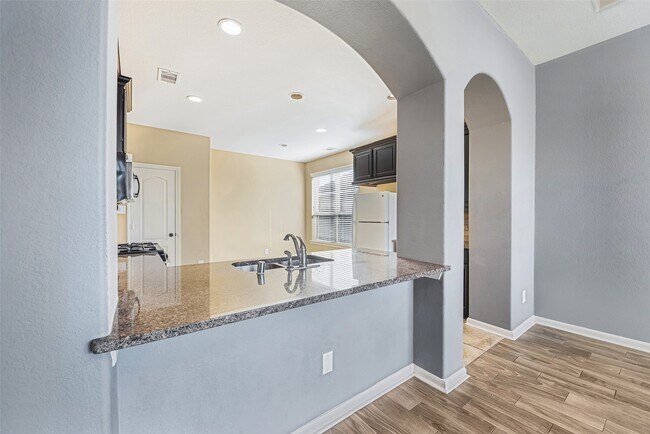 Building Photo - 204 Echo Brook Ln