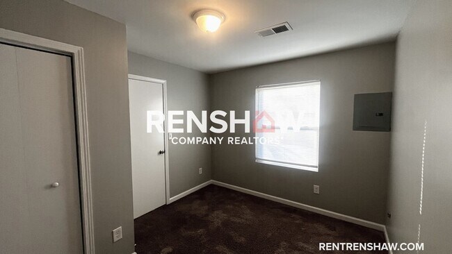 Building Photo - 278 N Hollywood St