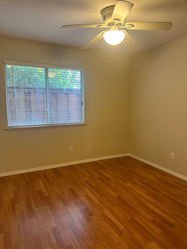 Building Photo - 430 Silvertail Pl