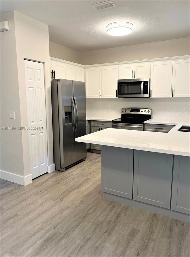 Building Photo - 2731 NE 3rd Dr