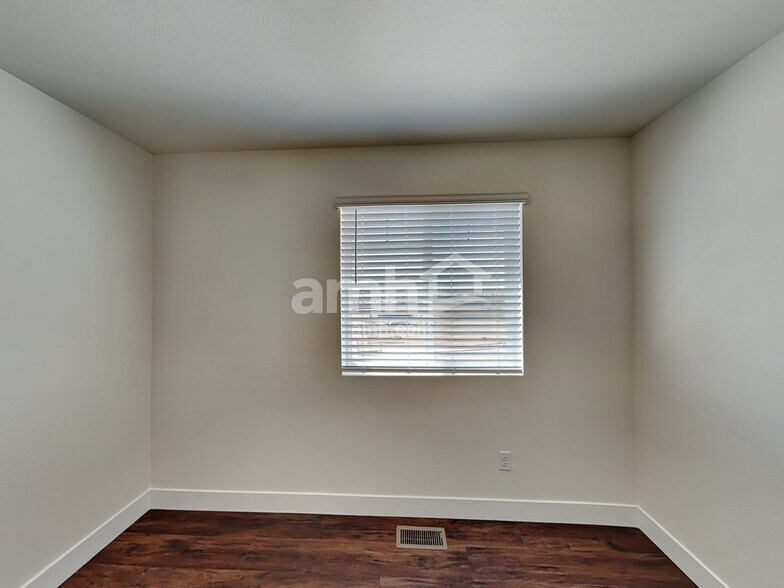 Building Photo - 7668 Mardale Ln