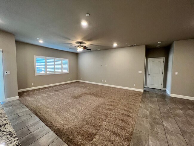 Building Photo - Charming and Elegant Home in Clovis District