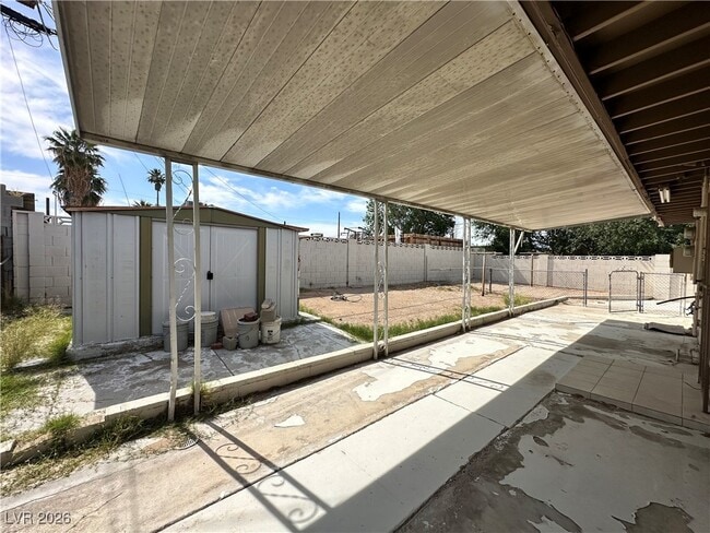 Building Photo - 2300 Pardee Pl