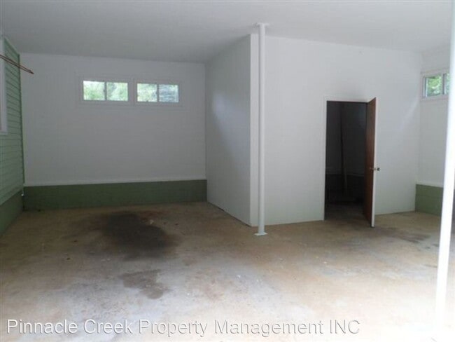 Building Photo - 3 br, 1 bath House - 3927 US Hwy 441S