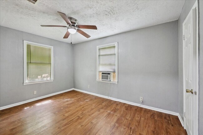 Building Photo - 1819 N 19th St