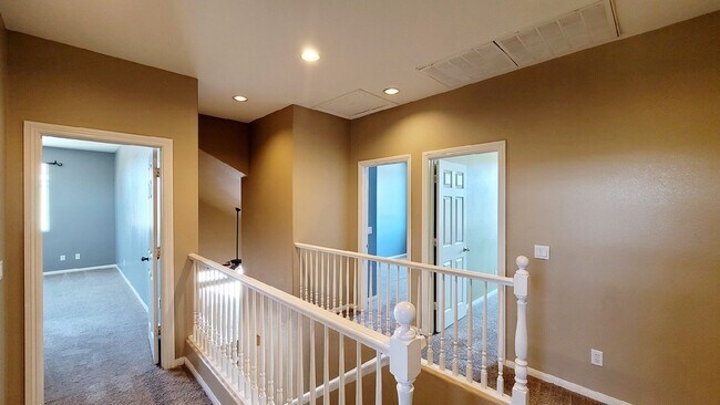 Building Photo - 6252 Huntington Ridge Ave
