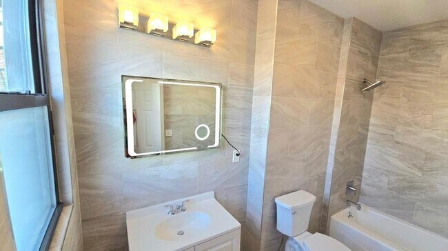 Building Photo - 1210 12th St