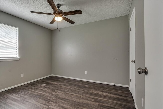 Building Photo - 3916 SE 46th St