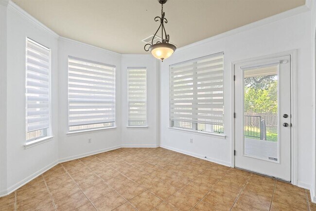 Building Photo - 16304 Fincastle Dr