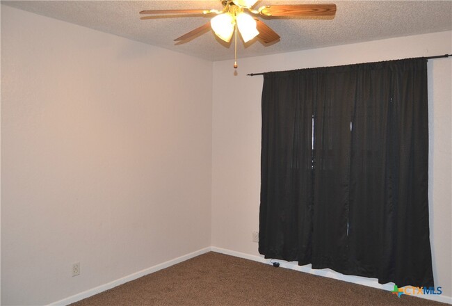 Building Photo - 1804 Fairway Dr