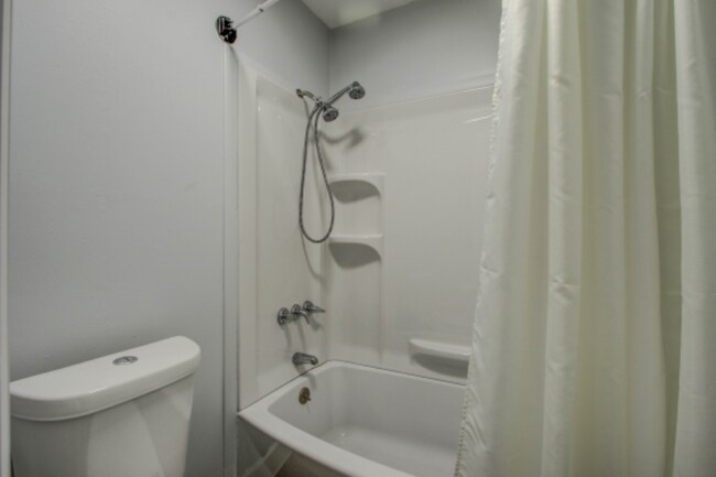 Building Photo - 4440 E 68th St