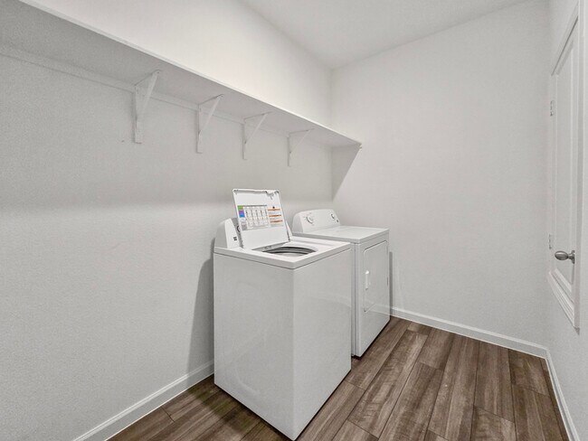 Building Photo - ***Move-in Special*** Move in by January 15,2026 and receive $500 off on second month’s rent!