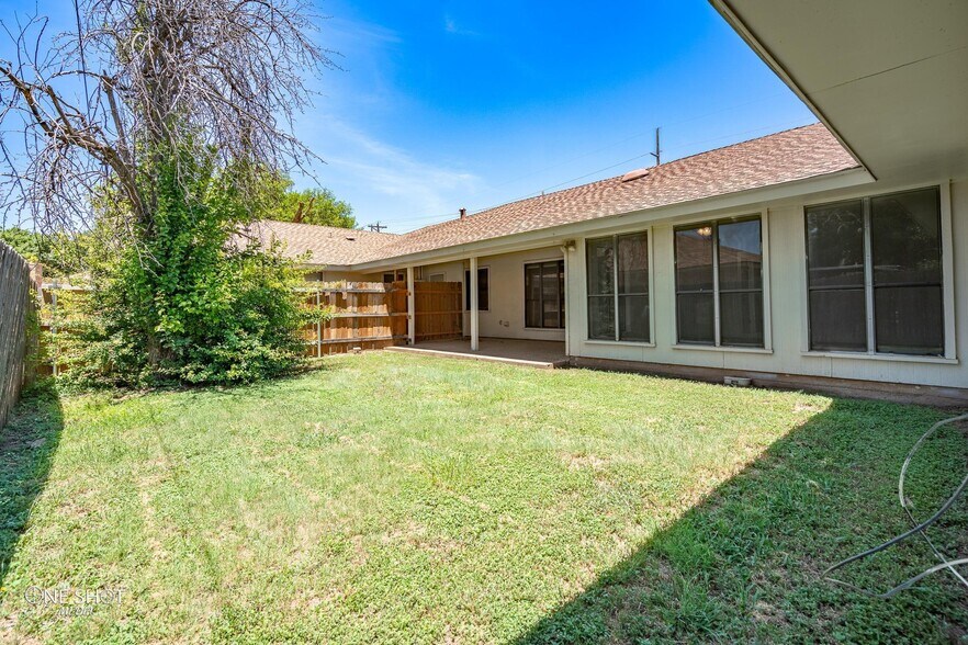 Building Photo - 951 Kenwood Dr