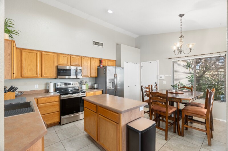 Building Photo - 1253 S Colonial Dr