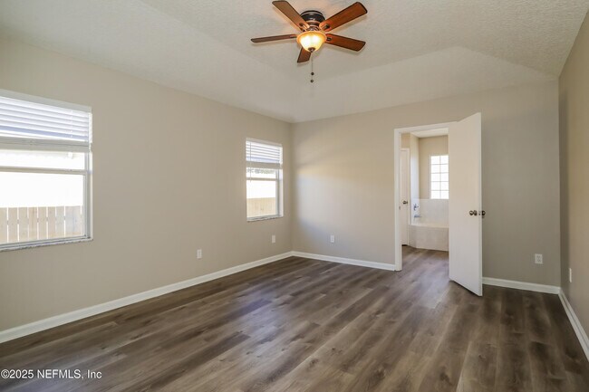 Building Photo - 3175 Olde Sutton Parke Dr