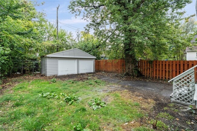 Building Photo - 3303 E 118th St