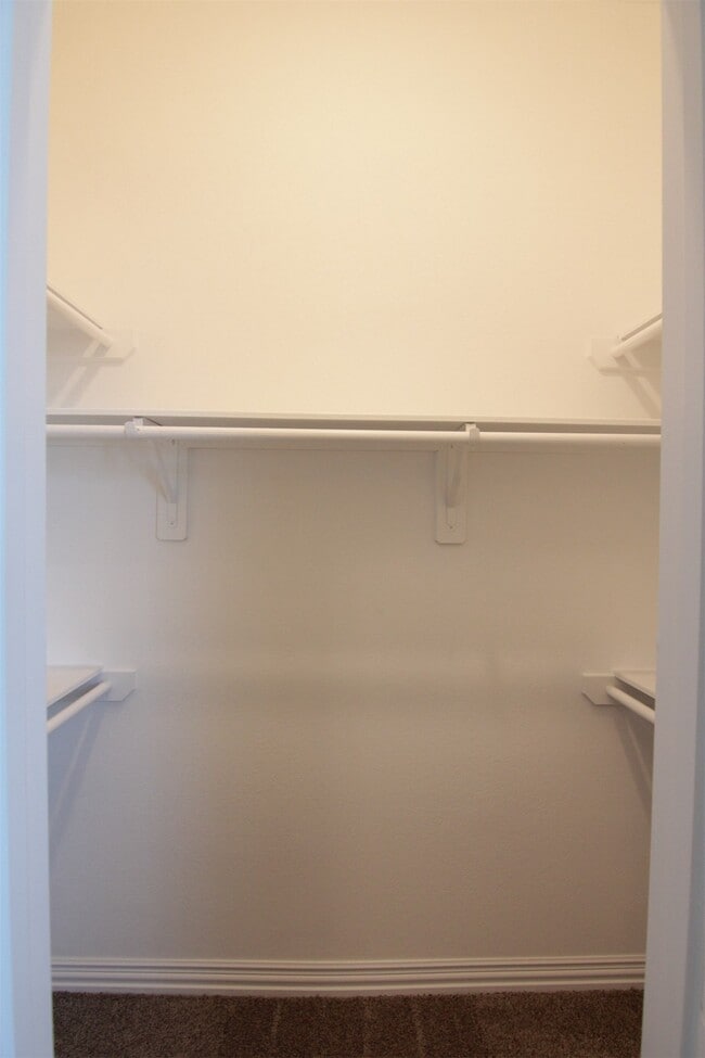 Building Photo - 31811 Dunham Lake Dr