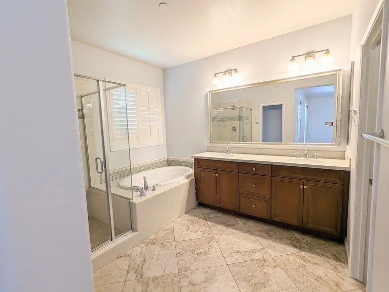 Building Photo - 8516 Old Stonefield Chase