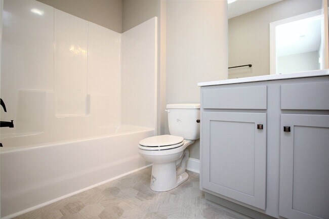 Building Photo - 3329 Briarcliff Dr